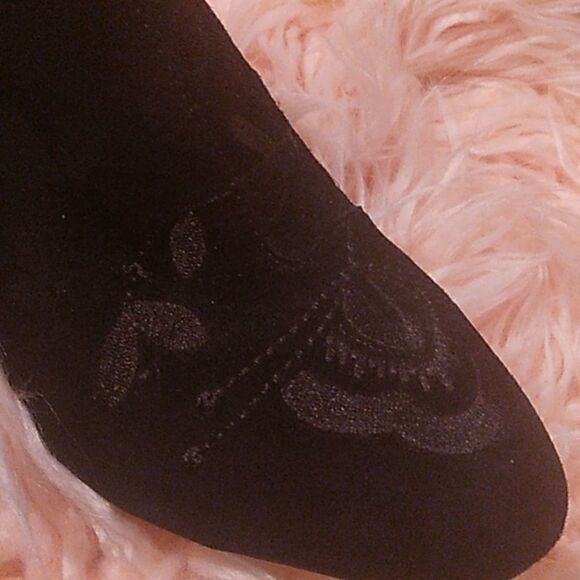 NEW💥FRENCH CONNECTION DILYLA BLACK SUEDE EMBROIDERED HEELED ANKLE BOOTS SIZE 7 - Picture 8 of 8